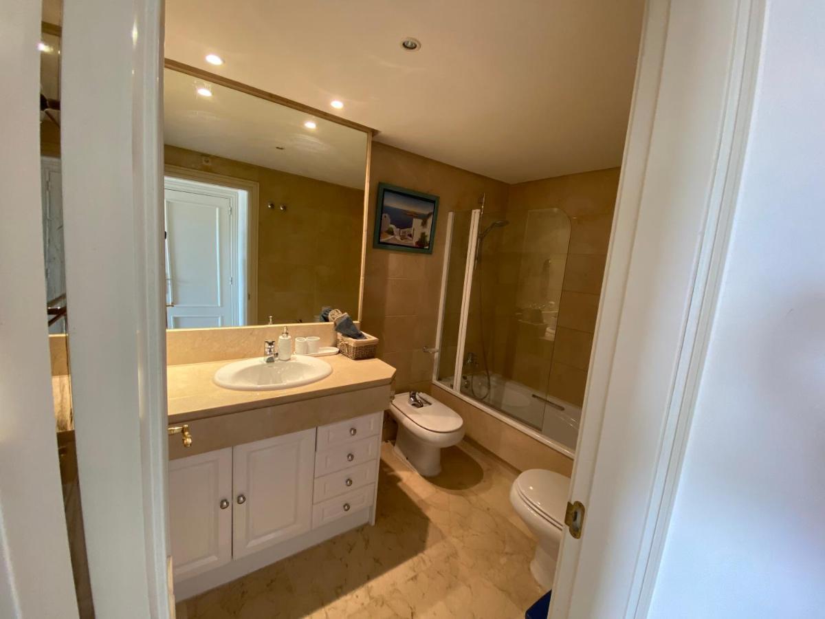 Exclusive Puerto Banus Beach Apartment Free Parking Wifi & Swimming Pool Marbella Luaran gambar
