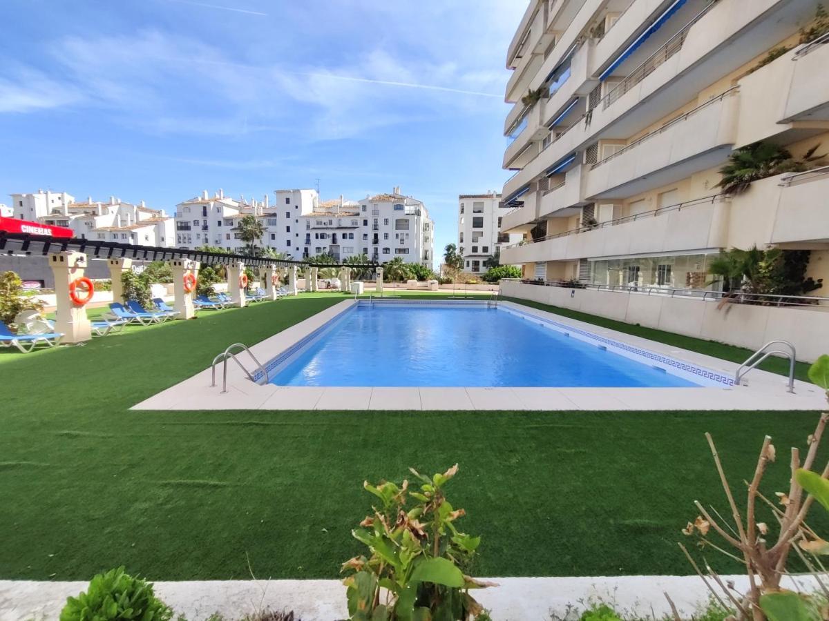 Exclusive Puerto Banus Beach Apartment Free Parking Wifi & Swimming Pool Marbella Luaran gambar